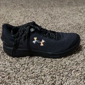 Womens Under Armour Shoes. Size 8
